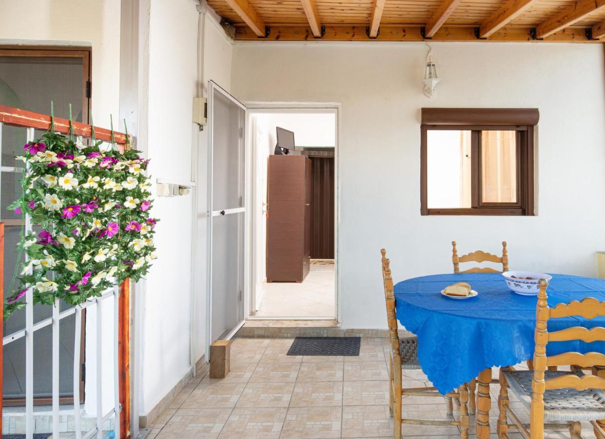 Agatha House Aparthotel Valti Ngoại thất bức ảnh